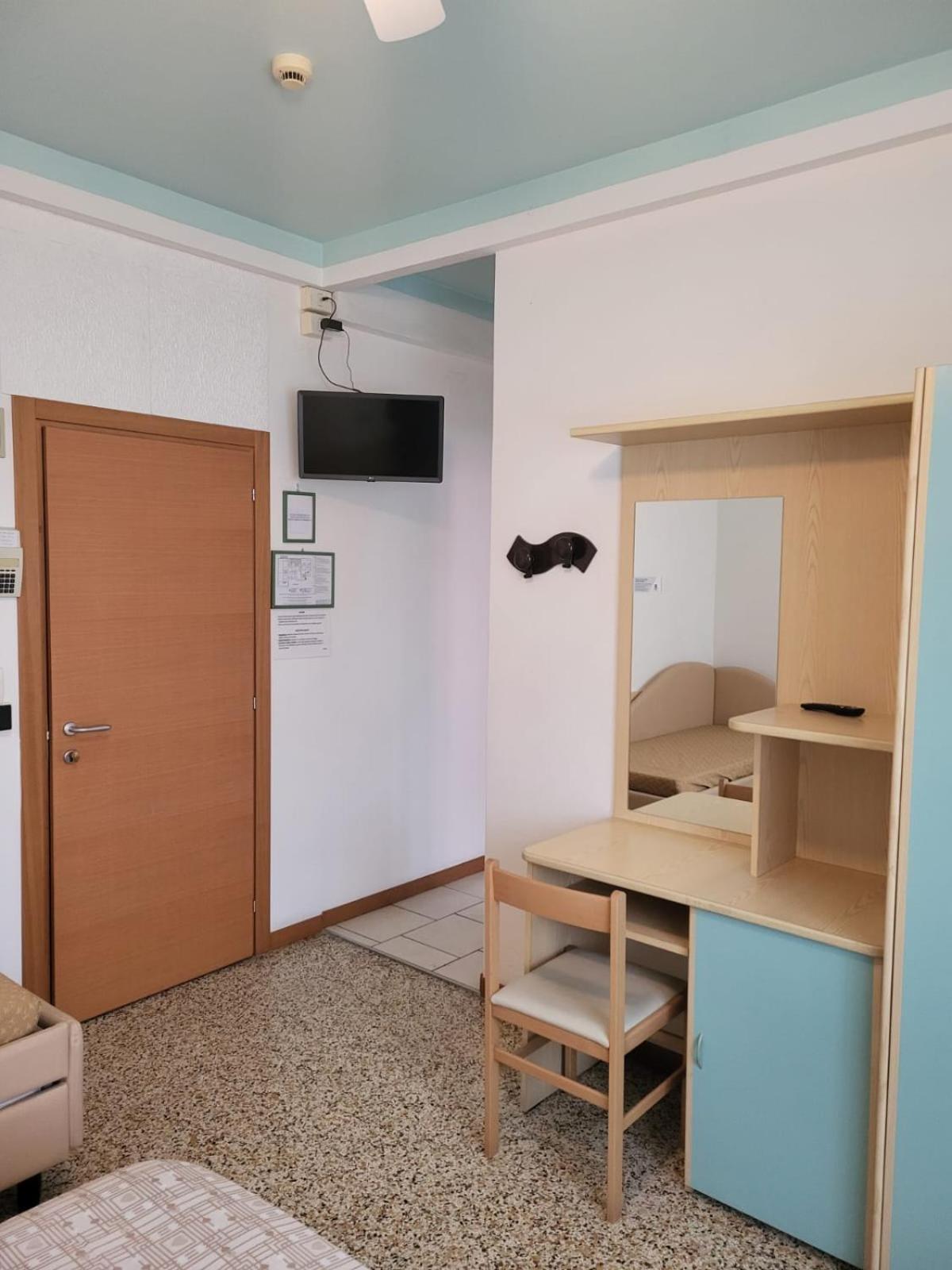 Hotel Residence Villa Lily Cesenatico Exterior photo